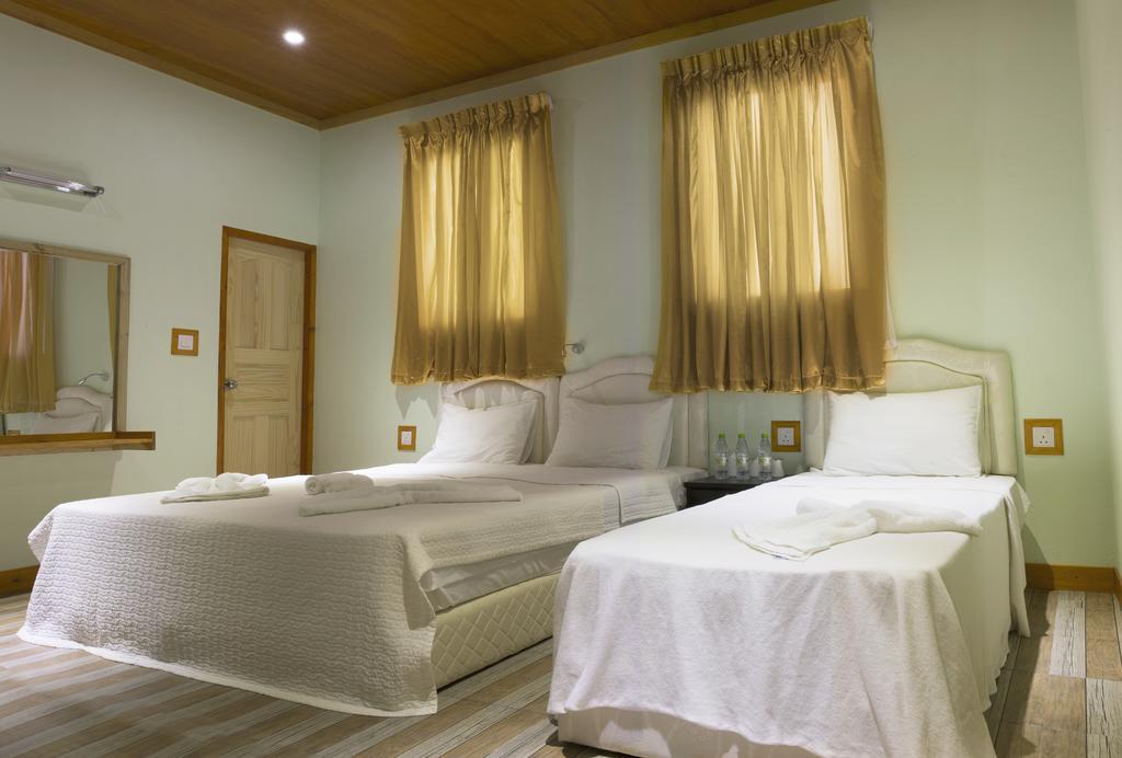 Zest Cabana Maafushi Room photo